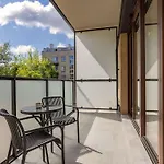 Charming One Bedroom With Air Conditioning In The Capital By Renters Lägenhet