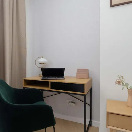 Charming One Bedroom With Air Conditioning In The Capital By Renters Warszawa