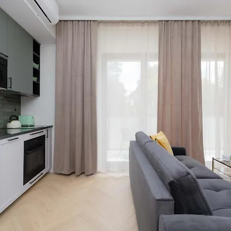 דירה Charming One Bedroom With Air Conditioning In The Capital By Renters ורשה