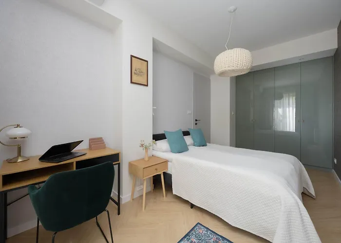 Charming One Bedroom With Air Conditioning In The Capital By Renters Lejlighed