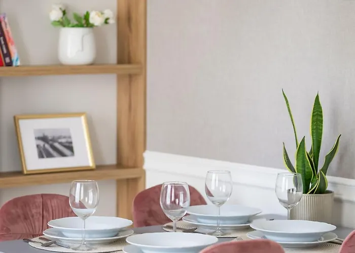 Lejlighed Charming One Bedroom With Air Conditioning In The Capital By Renters Warszawa