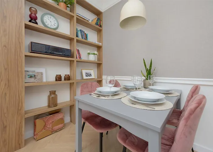 Charming One Bedroom With Air Conditioning In The Capital By Renters