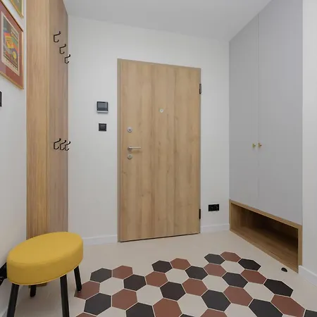Apartament Charming One Bedroom With Air Conditioning In The Capital By Renters